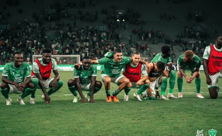 Illustration : "Mercato ASSE : Les Verts signent une ultime recrue aux dépens de la concurrence ? "