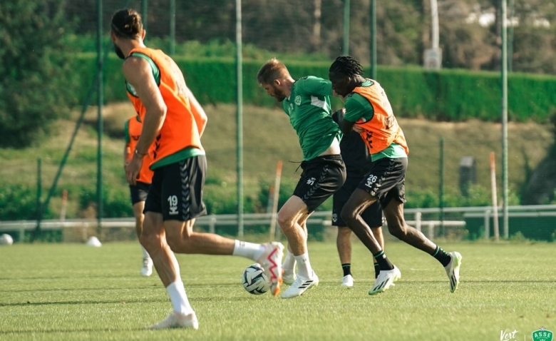 Illustration : "Mercato ASSE : Un joueur majeur en passe d'être dérobé par un concurrent !"