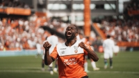 Illustration : "Mercato Lorient : Une arrivée prestigieuse en ligne de mire pour les Bretons !"