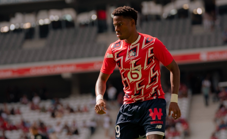 Illustration : "Mercato LOSC : Une piste de premier plan échappe aux Dogues !"