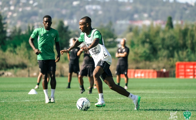 Illustration : "Mercato ASSE : Des déclarations prometteuses au sujet d'une nouvelle recrue"
