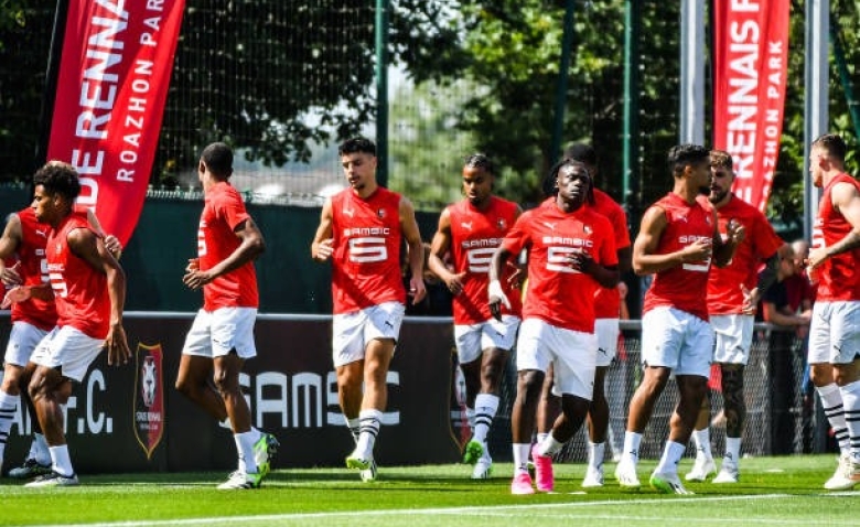 Illustration : "Mercato Rennes : Un changement de plan survenu pour un transfert majeur "