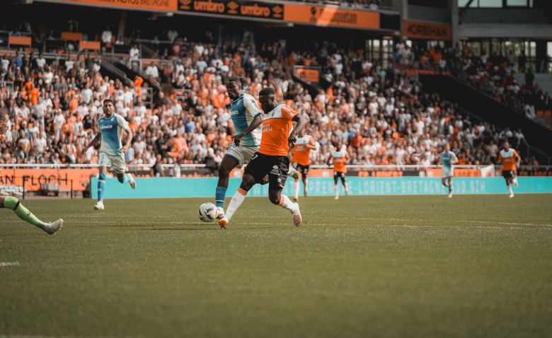 Illustration : "FC Lorient : Un nouveau titulaire s’illustre déjà !"