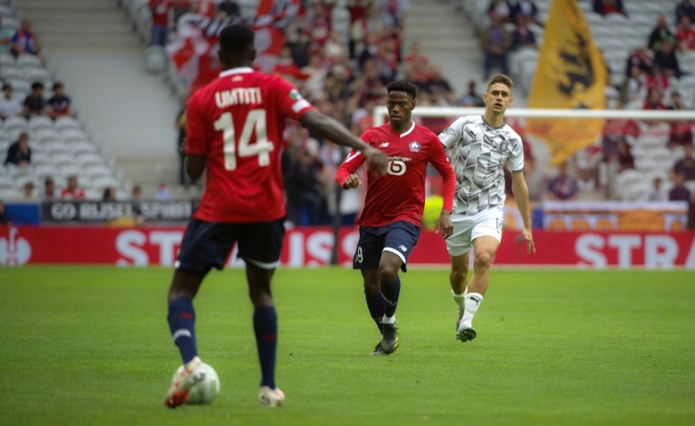 Illustration : "LOSC : Fonseca émet une critique notable malgré la victoire en Conférence League !"