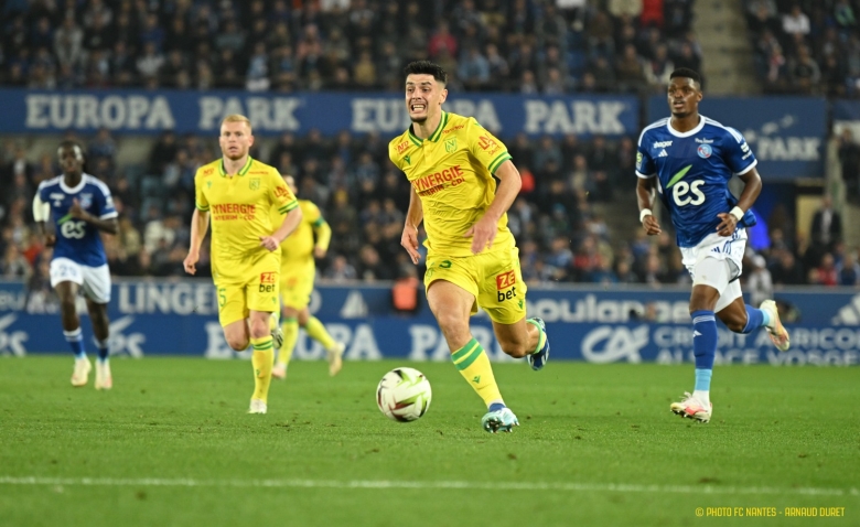 Illustration : "FC Nantes : Un Canari fait un appel du pied pour un changement majeur dans le onze !"