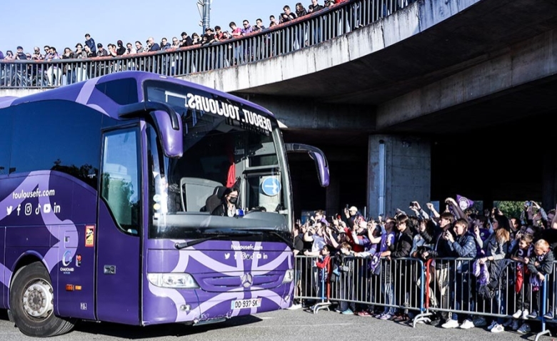 Illustration : "Toulouse FC : Un atout considérable pour les Violets à Liverpool !"