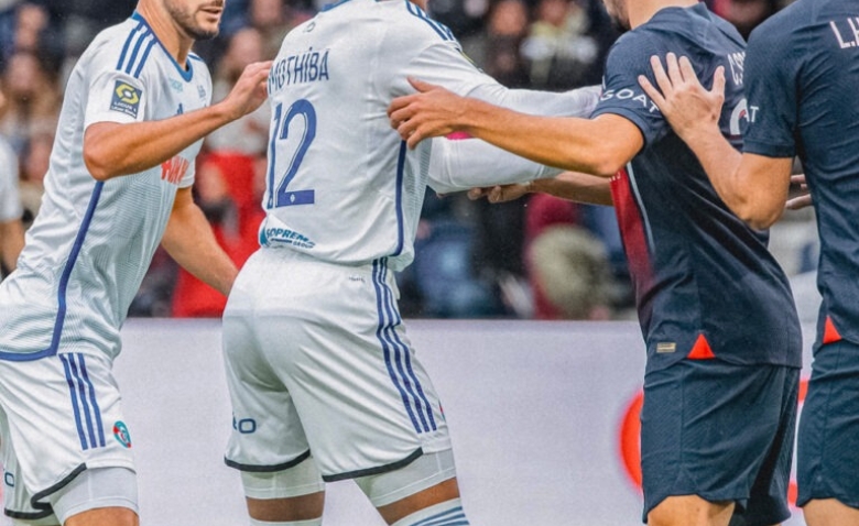 Illustration : "RC Strasbourg : Un adversaire du club affaibli avant un match crucial"