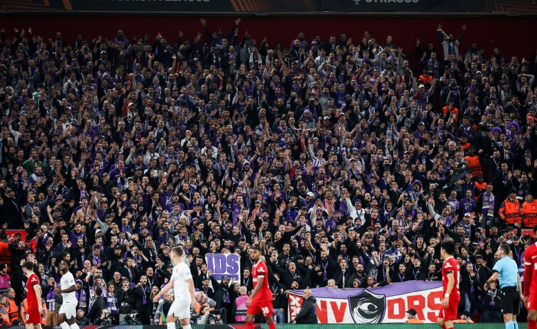 Illustration : "Liverpool – Toulouse FC : Une soirée de mauvaises nouvelles !"