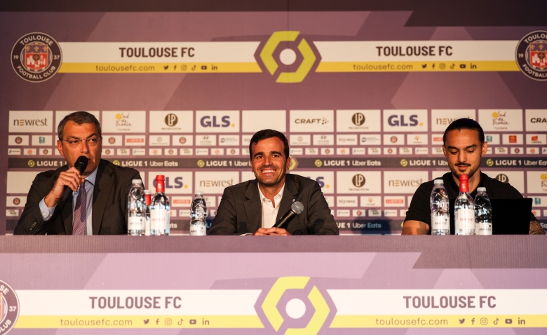 Illustration : "Toulouse FC : Une signature majeure bouclée par les Violets !"