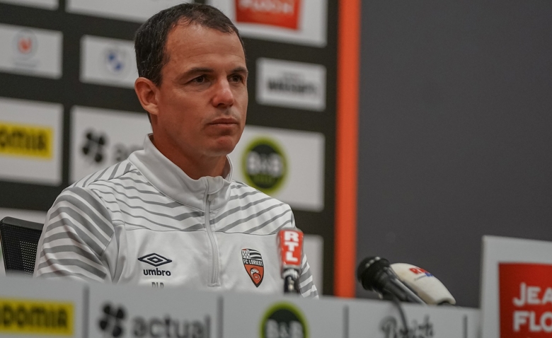 Illustration : "FC Lorient : Un nouveau choix fort dans le onze contre Lens"