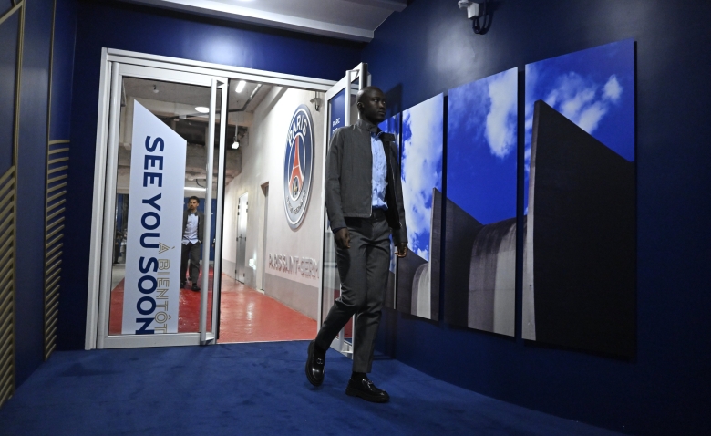 Illustration : "Mercato PSG : Une arrivée urgemment bouclée avant l’hiver ?"