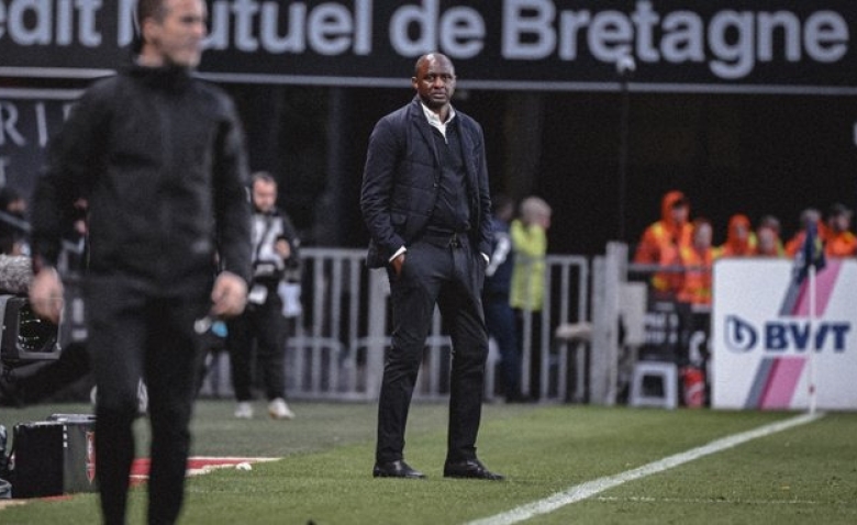 Illustration : "RC Strasbourg : Vieira évoque une priorité contre Lorient "