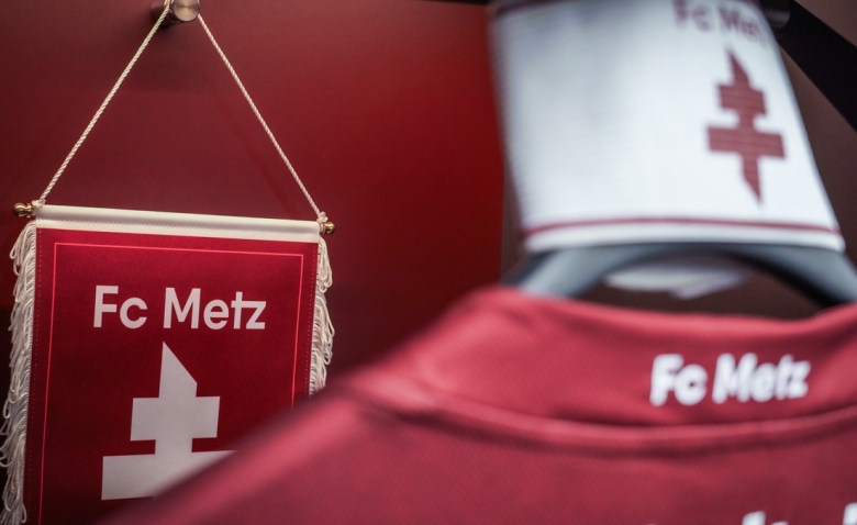 Illustration : "Mercato Metz : Une signature inattendue en passe de tout bousculer pour les Grenats ?"