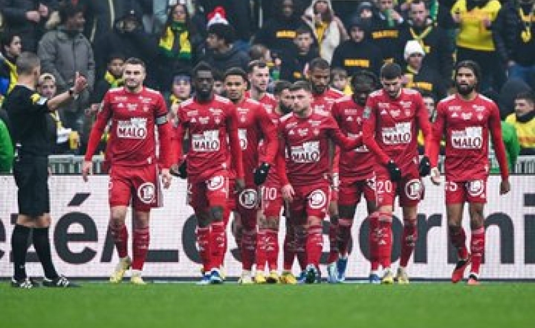 Illustration : "Mercato Brest : Une décision à l'origine d'un recrutement hivernal prioritaire ? "