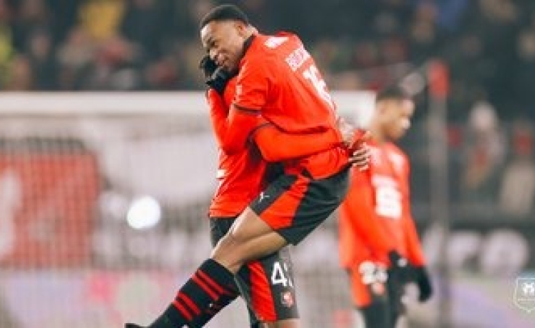 Illustration : "Mercato Rennes : Les négociations se durcissent pour un transfert majeur de l'hiver "