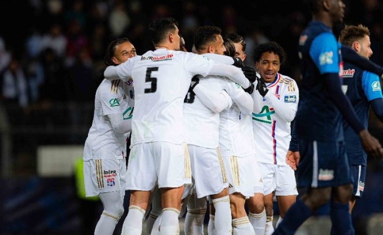 Illustration : "Mercato OL : Une concurrence accrue pour un recrutement ambitieux "