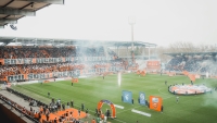 Illustration : "Mercato Lorient : Une énorme polémique force les Merlus à de grandes décisions ?"