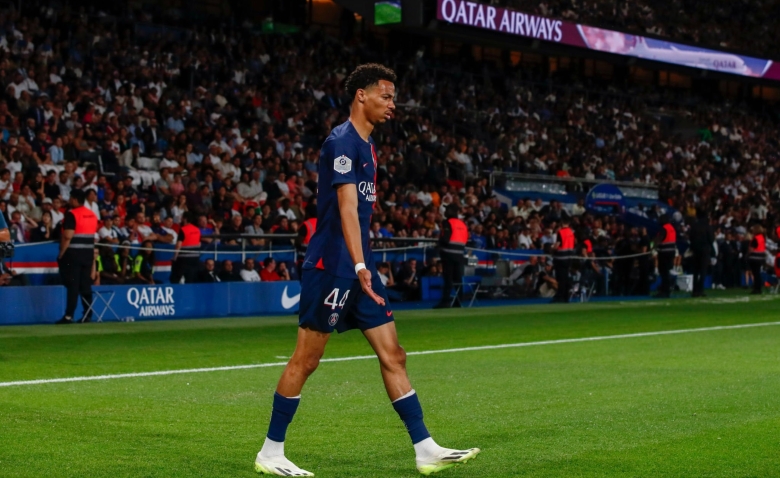Illustration : "Mercato PSG : Départ imminent pour un indésirable !"