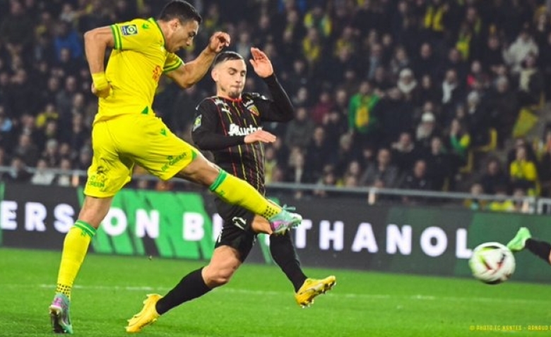 Illustration : "FC Nantes : Un Canari fait une critique amère après la défaite contre Lens "