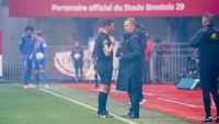Illustration : "Stade Brestois - OGC Nice : Un oubli du corps arbitral interroge après la rencontre "