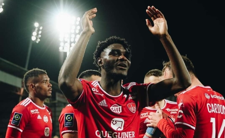 Illustration : "Stade Brestois : Une excellente surprise avant de se mesurer à l’OM !"