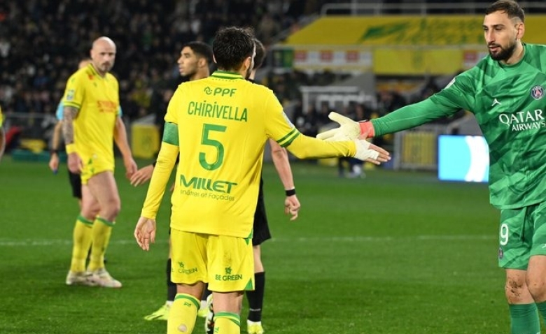 Illustration : "FC Nantes : Une atmosphère palpable au sein du groupe de Jocelyn Gourvennec"