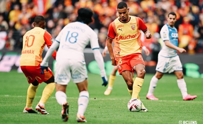 Illustration : "RC Lens : Un événement crée la colère des Lensois après la réception de l’AS Monaco"