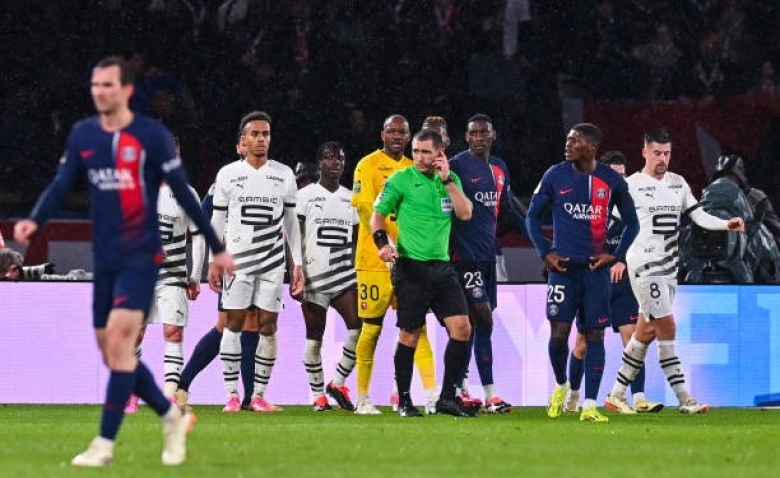 Illustration : "PSG – Stade Rennais : Pourquoi le pénalty a-t-il été sifflé ?"