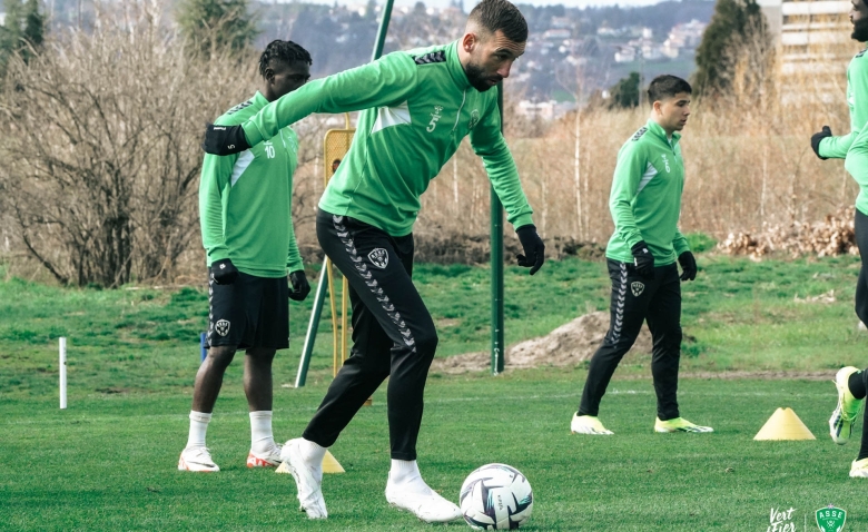 Illustration : "ASSE : Une faiblesse affichée par Dall'Oglio avant le Paris FC "