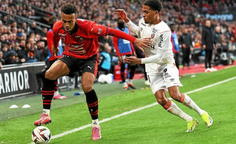 Illustration : "Stade Rennais : Une belle surprise officialisée au sein de l’effectif !"