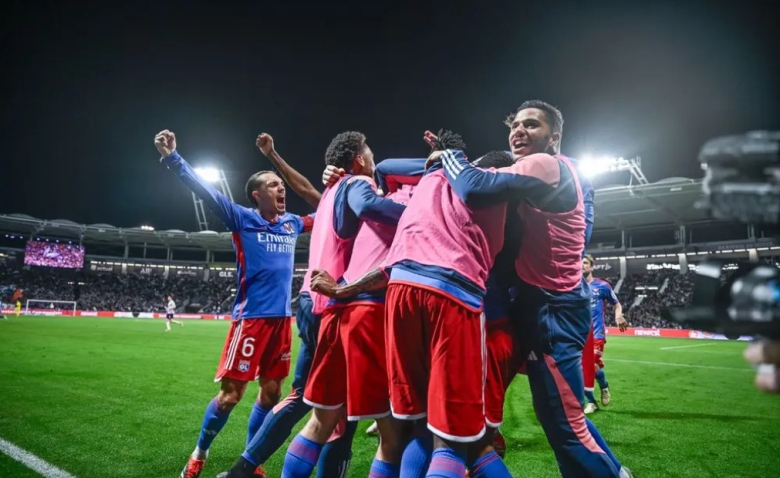 Illustration : "OL : Une bonne surprise à déstination des supporters avec Valenciennes"