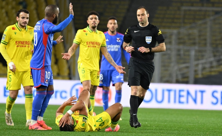 Illustration : "FC Nantes : Une grande frustration en plus de la défaite contre Lyon !"