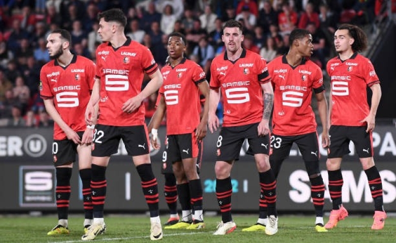 Illustration : "Stade Rennais : Une déclaration énigmatique irrite les supporters avant Nantes "