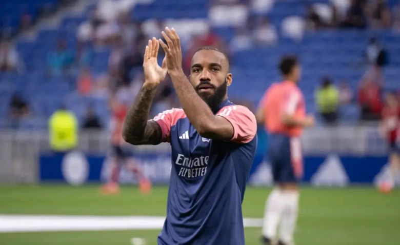 Illustration : "OL : Un joueur prêt à revêtir le maillot bleu ?"