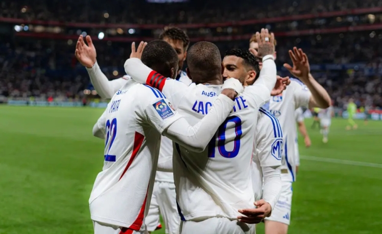 Illustration : "Mercato OL : Le club s’active pour pallier un probable départ important"