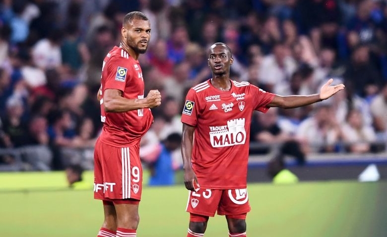 Illustration : "Mercato Brest : Départ prématuré consenti cet été ?"