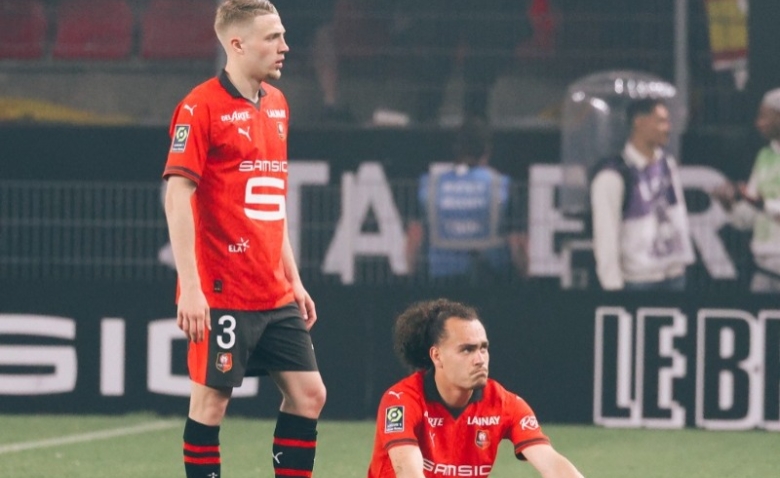 Illustration : "Mercato Rennes : Le club réagit à un départ houleux"