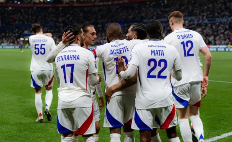 Illustration : "Mercato OL : Un transfert annulé à la dernière minute !"