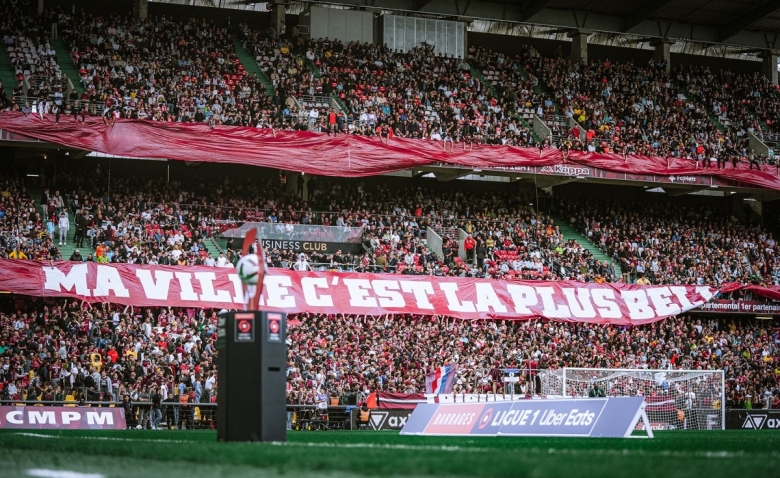 Illustration : "Mercato Metz : Un nouveau prétendant s'active pour une révélation du club !"