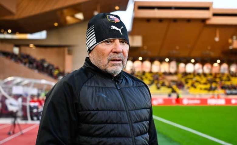 Illustration : "Stade Rennais : Les raisons surprenantes du départ de Sampaoli dévoilées !"