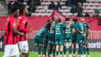 Illustration : "Mercato Lens : Un ultime départ suscite la colère des supporters"