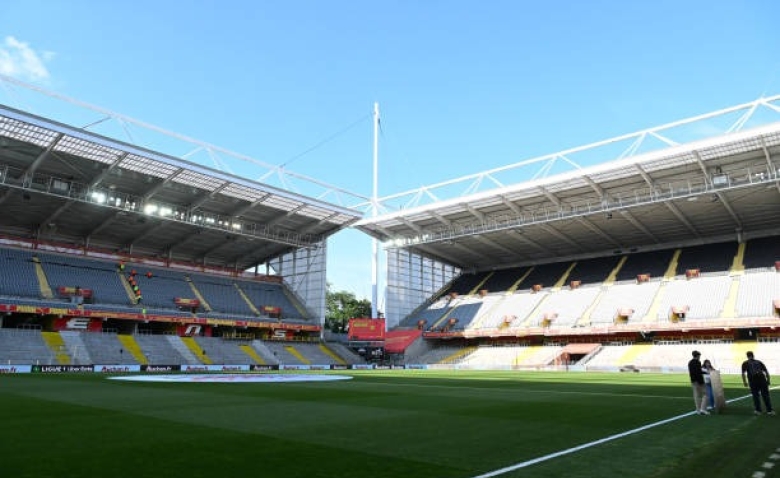 Illustration : "RC Lens : Les mauvaises nouvelles s'accumulent pour Still pendant la crise"
