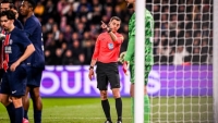 Illustration : "Ligue 1 : Quels salaires perçus par les arbitres en 2024-2025 ?"