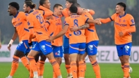 Illustration : "Mercato OM : Deux géants européens font grimper les enchères pour un Olympien !"