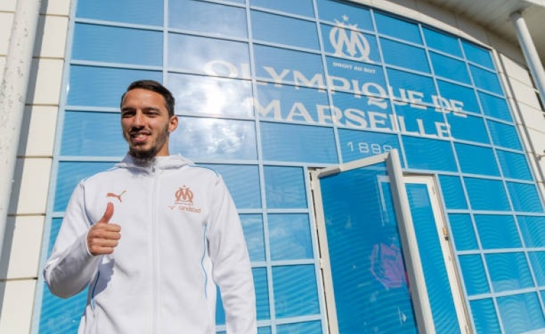 Illustration : "Mercato OM : Vers un départ express pour une recrue hivernale de luxe ?"