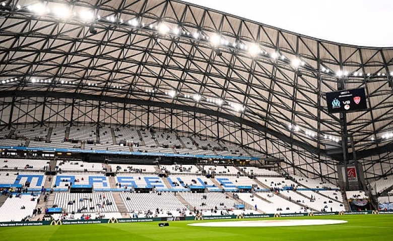 Illustration : "Mercato OM : Des négociations entamées pour la signature d'un célèbre défenseur de L1 !"