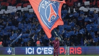Illustration : "Mercato PSG : Les Parisiens se frottent à deux géants pour une signature étonnante"