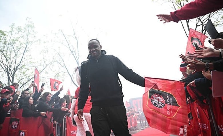 Illustration : "Mercato Rennes : Le club prend une grande décision pour l'avenir d'un taulier !"