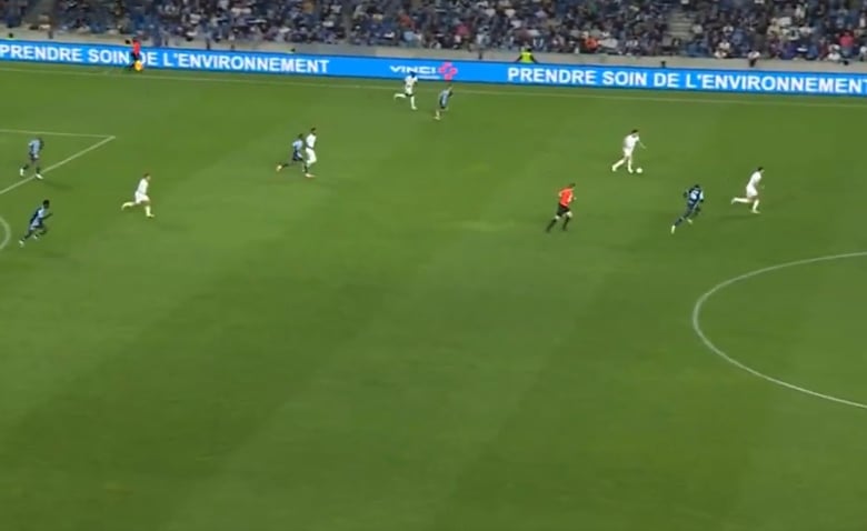 Illustration : "[video] Le Havre - Marseille : Match arrêté suite aux incidents entre supporters et joueurs"