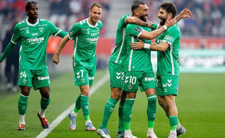 Illustration : "ASSE : Les Verts aux portes du miracle dans la mission survie en L1 !"